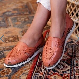 Woman’s Huarache Sandal Size 9.5/10